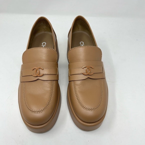 Chanel Calfskin Leather Platform Tan CC size 38 EU 7-7.5 US - Picture 2 of 8